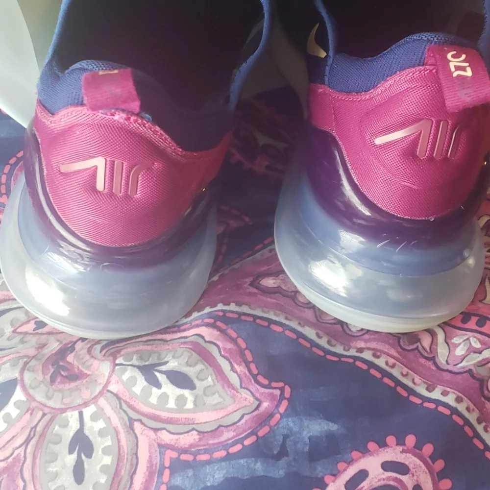 Nike Women's Navy Blue and Burgundy Air Max 270 Sneakers